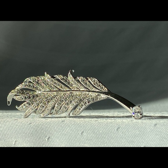 Nadri brooch deals